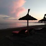 Casa Cachita 2-confortable Estudio A Pie De Playa * Эстепона